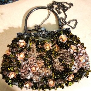 Embellished floral handbag